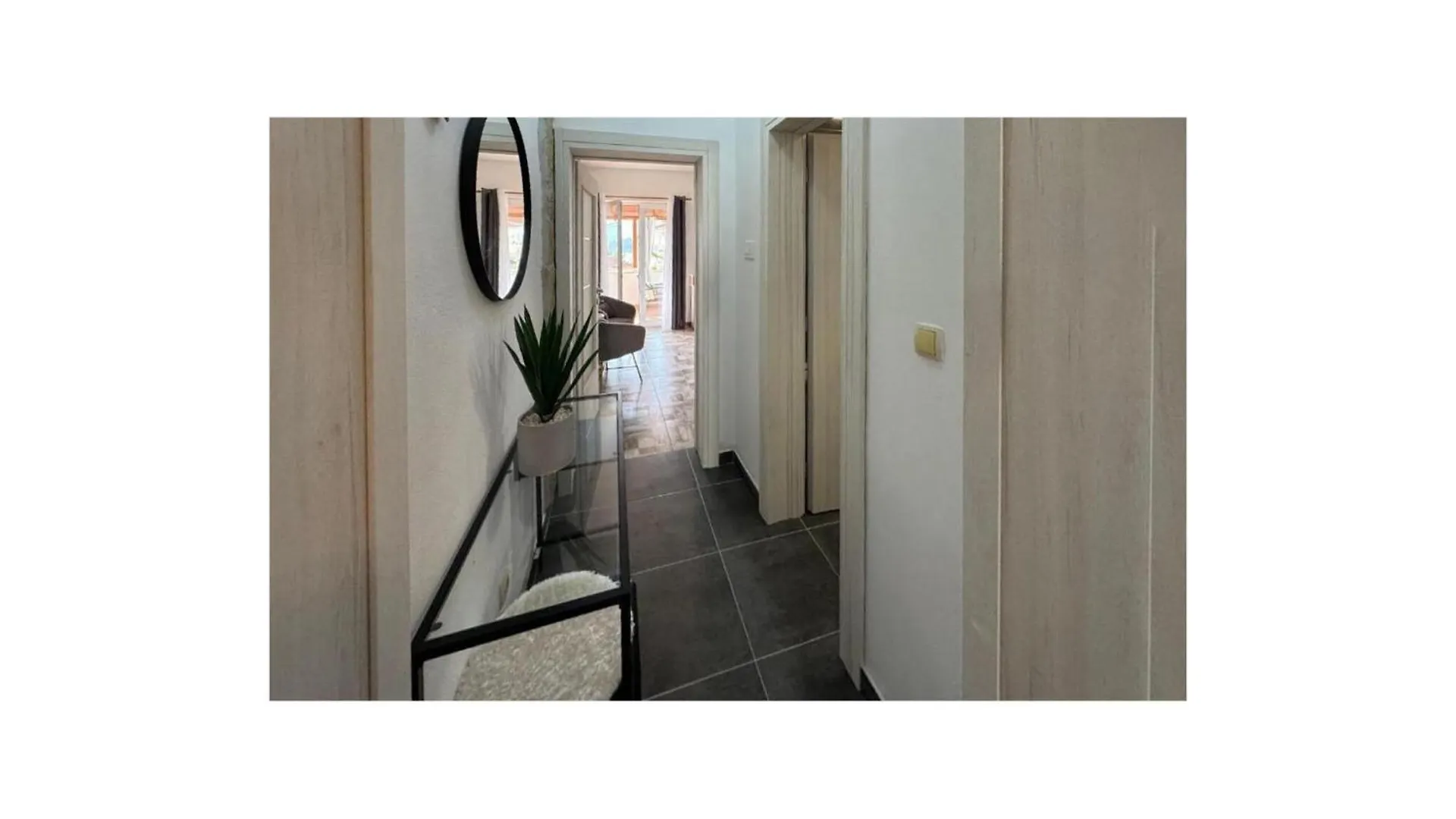 Stunning Apartment In Trogir With Wifi Croacia